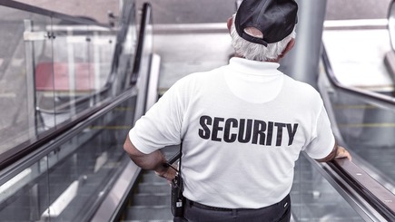 értékelései Biztonsági szolgálatok in Magyarország